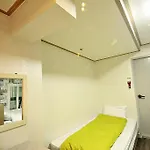 Eel Guesthouse