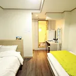 Eel Guesthouse