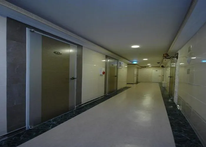 Eel Guesthouse