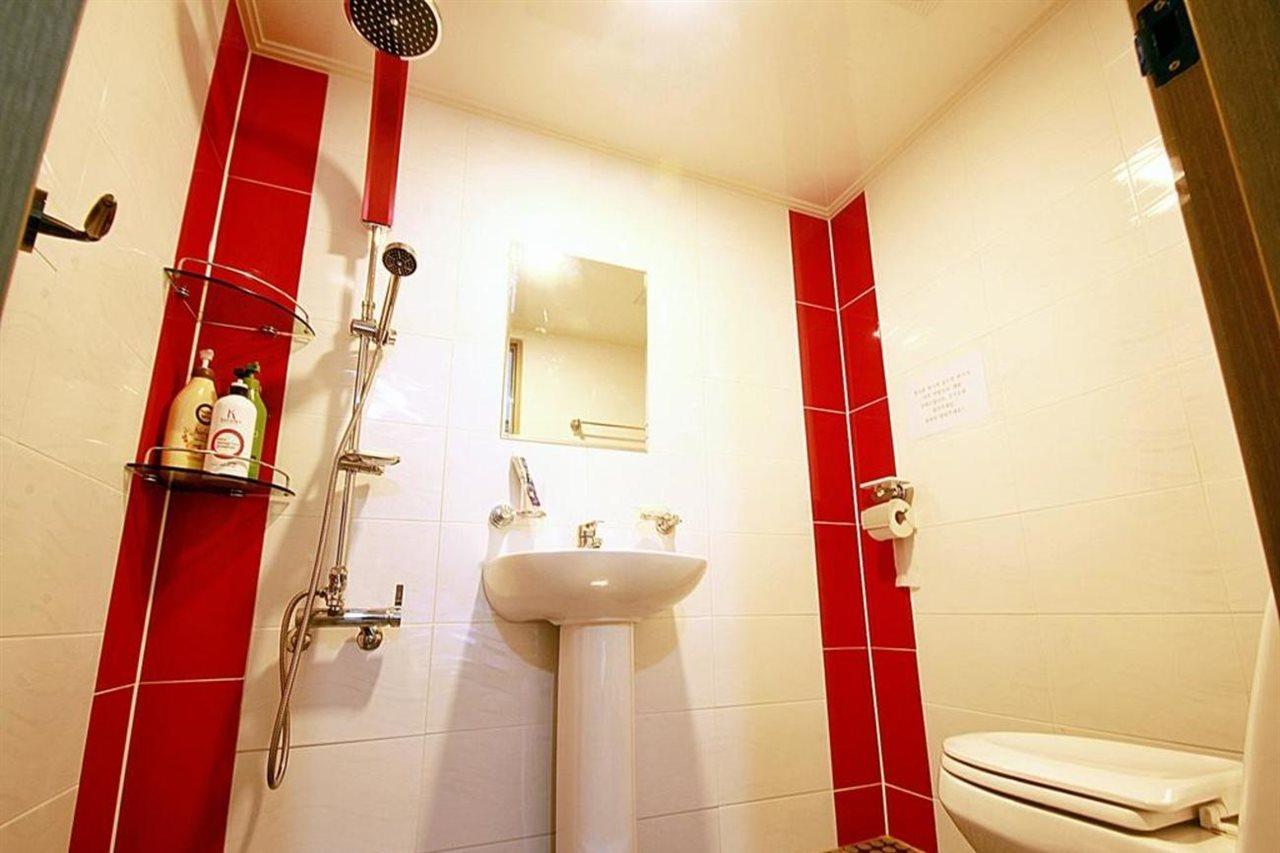 Eel Guest house