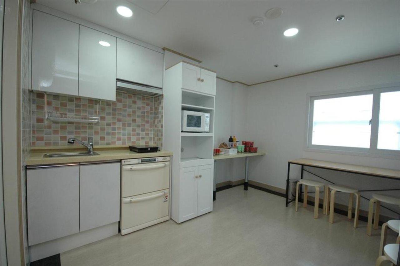 Eel Guest house
