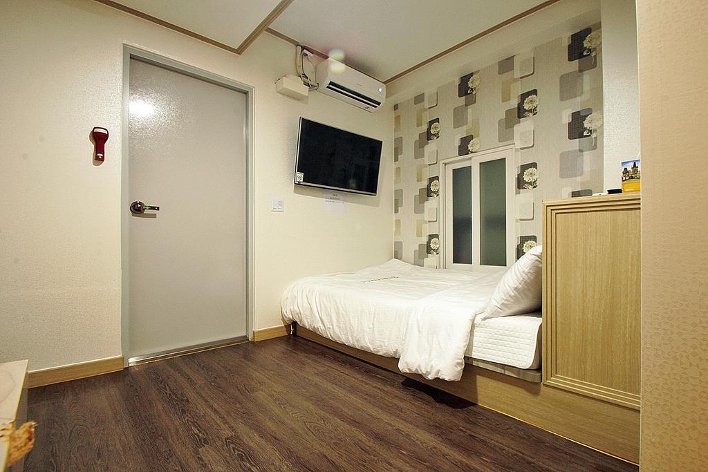 Eel Guest house 2*