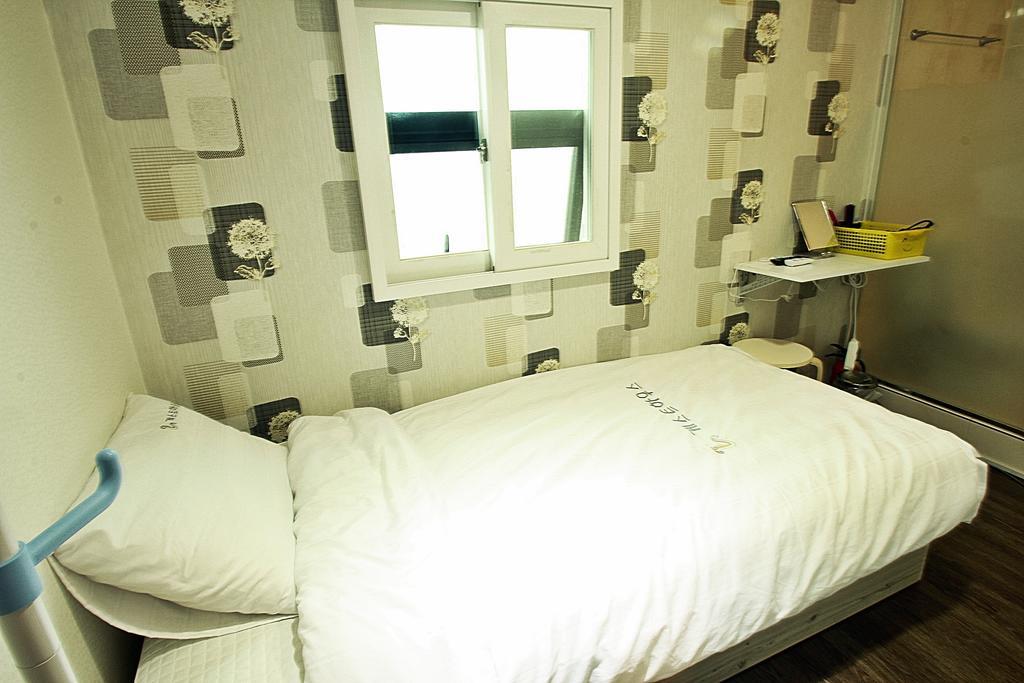 Eel Guest house