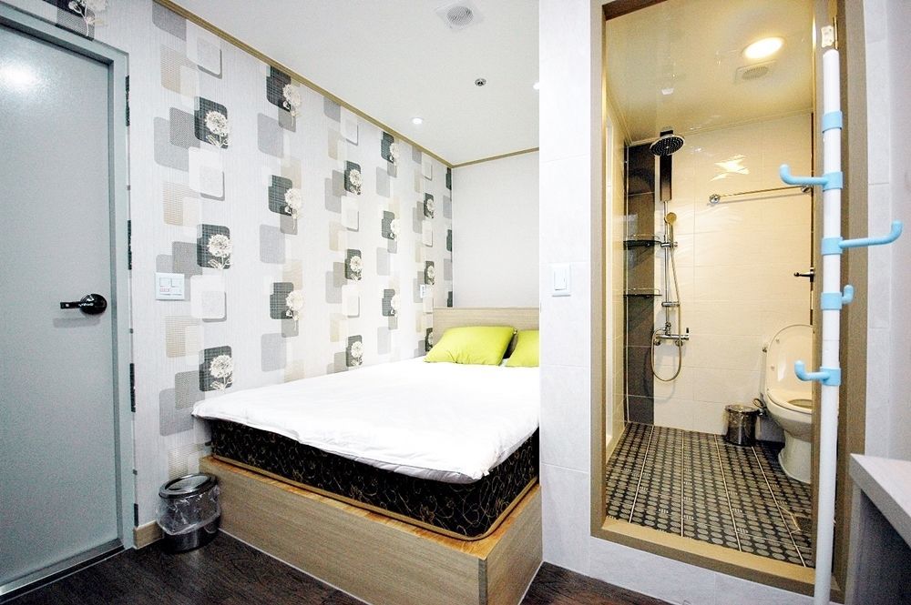 Eel Guest house