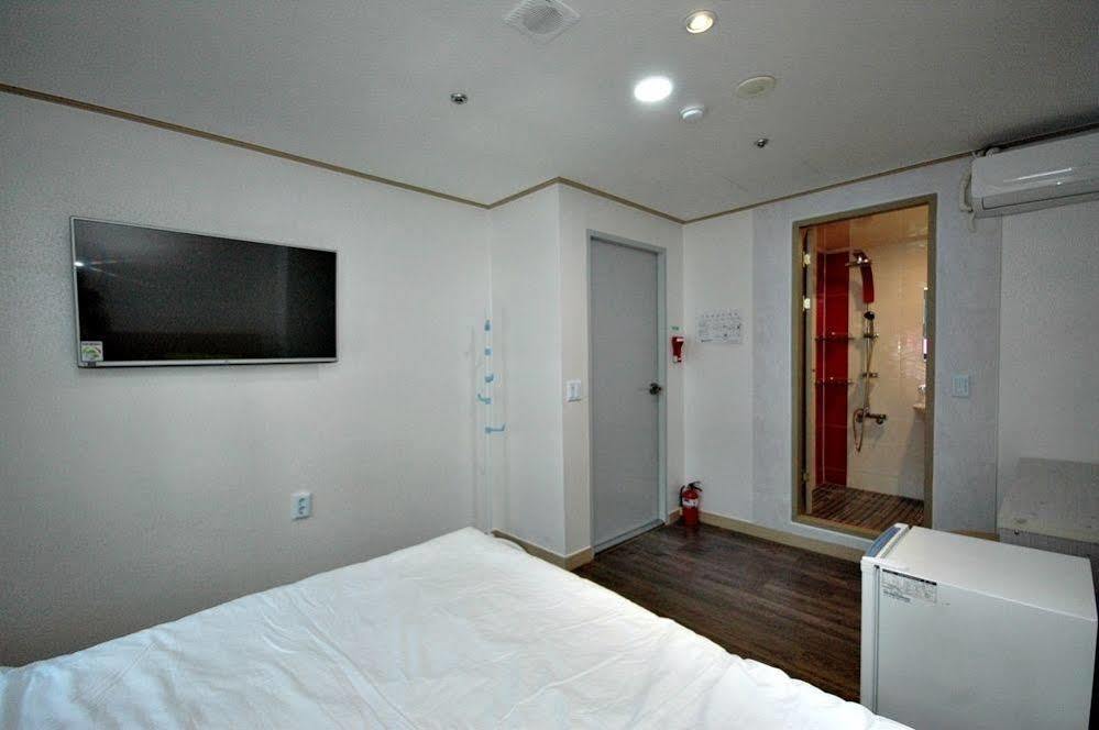 Guest house Eel 2*